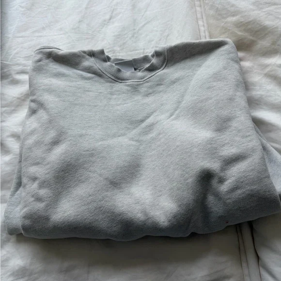 Aritzia TNA Sweatfleece Crewneck - Picture 2 of 5